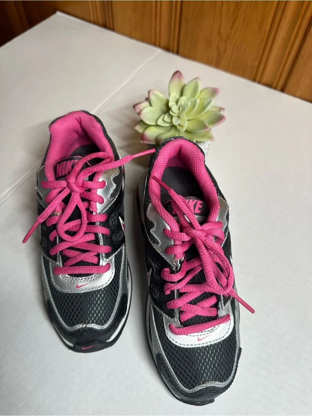 Nike Black and Pink Women's Athletic Running Shoes